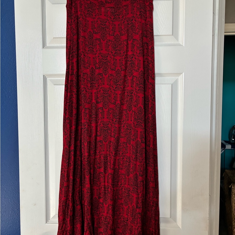 Elegant Red and Black Patterned Maxi Skirt